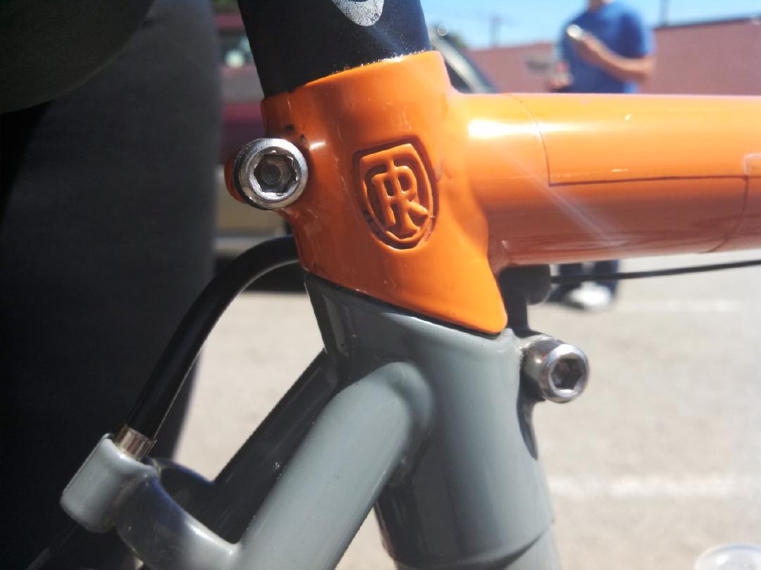 admiring R's Ritchey Breakaway (bike with frame that splits in two, allowing it to be packed into regulation airline luggage)