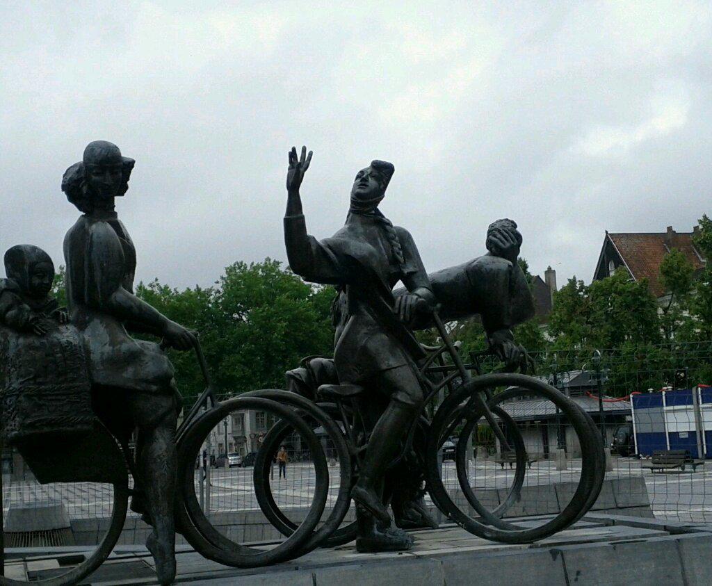 cyclist sculptures