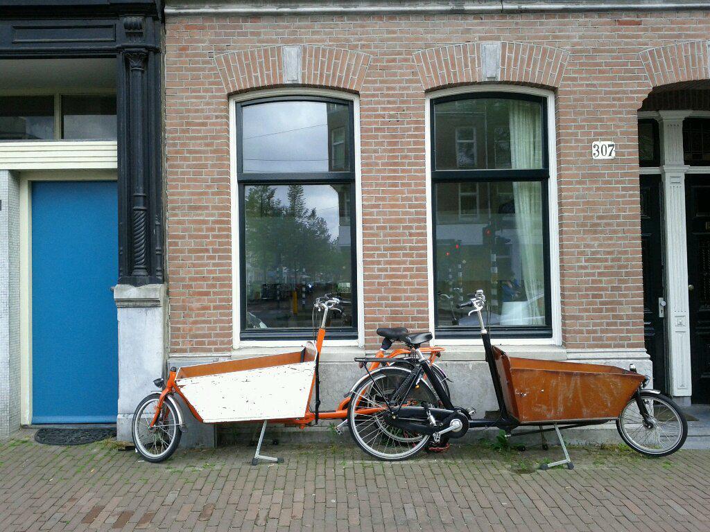 Dual cargo bikes (bakfiets style)