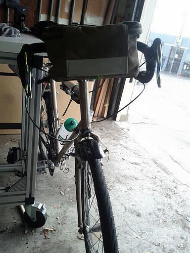 Front handlebar bag (no rack)