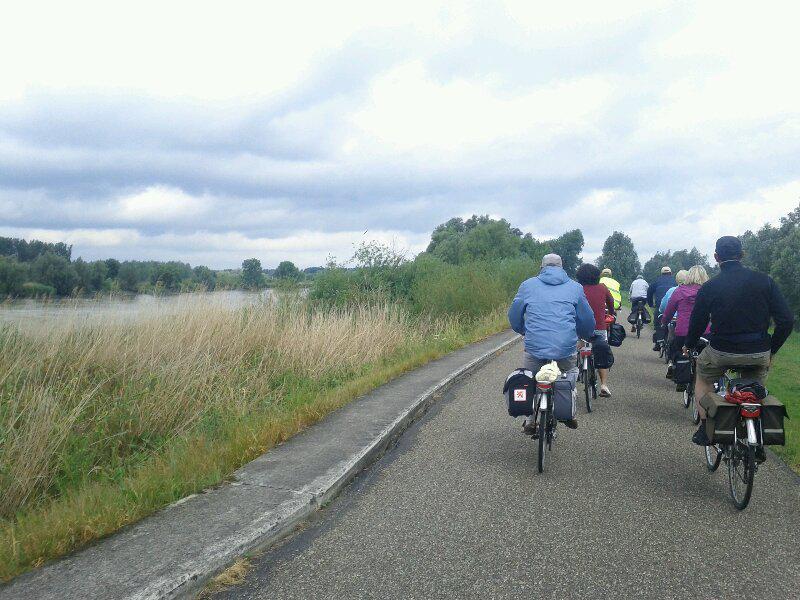Met and rode for a while with a friendly group of 10 folks from Limburg (in their 50s/60s, taking a 3-day ride and staying at...