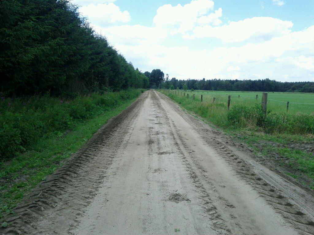 Minor traction challenges on a "shortcut" through a farm. Also, I think this is the Netherlands-Belgium border. I'll have to...
