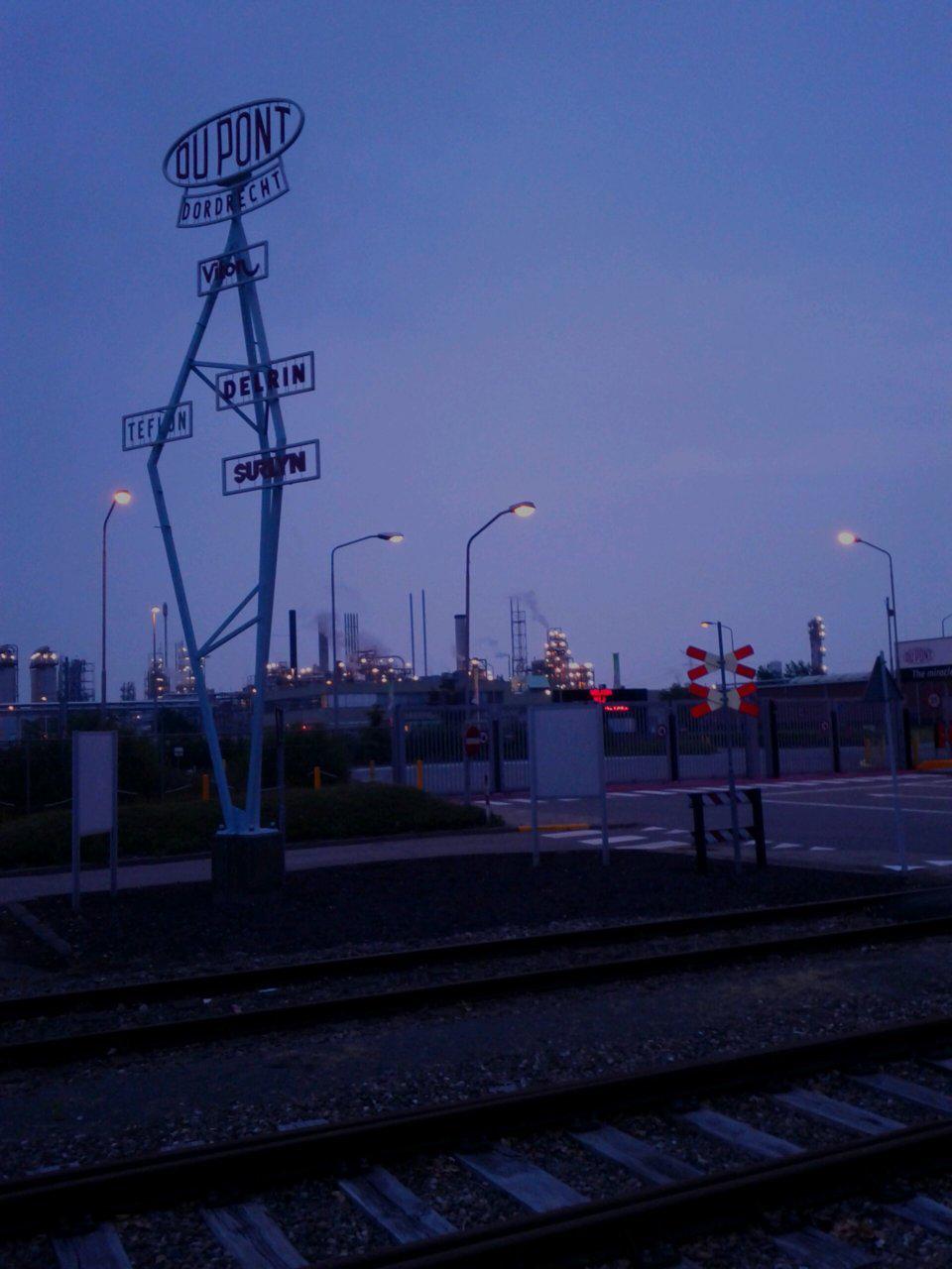 Not everything is scenic in the traditional sense (industrial park outside Dordrecht at night)