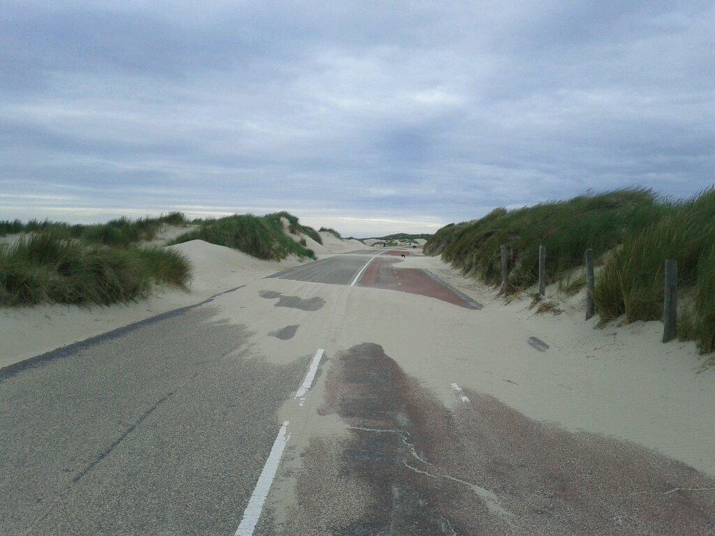 Through drifting sand (varied terrain